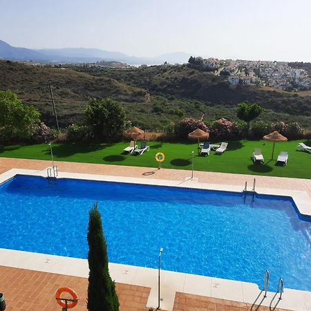 Apartamento Atico Familiar Vistas Al Mar Manilva Exterior foto