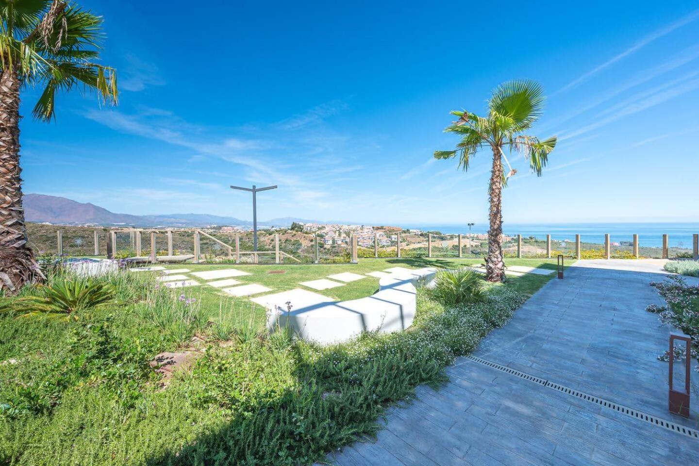Apartamento Atico Familiar Vistas Al Mar Manilva Exterior foto