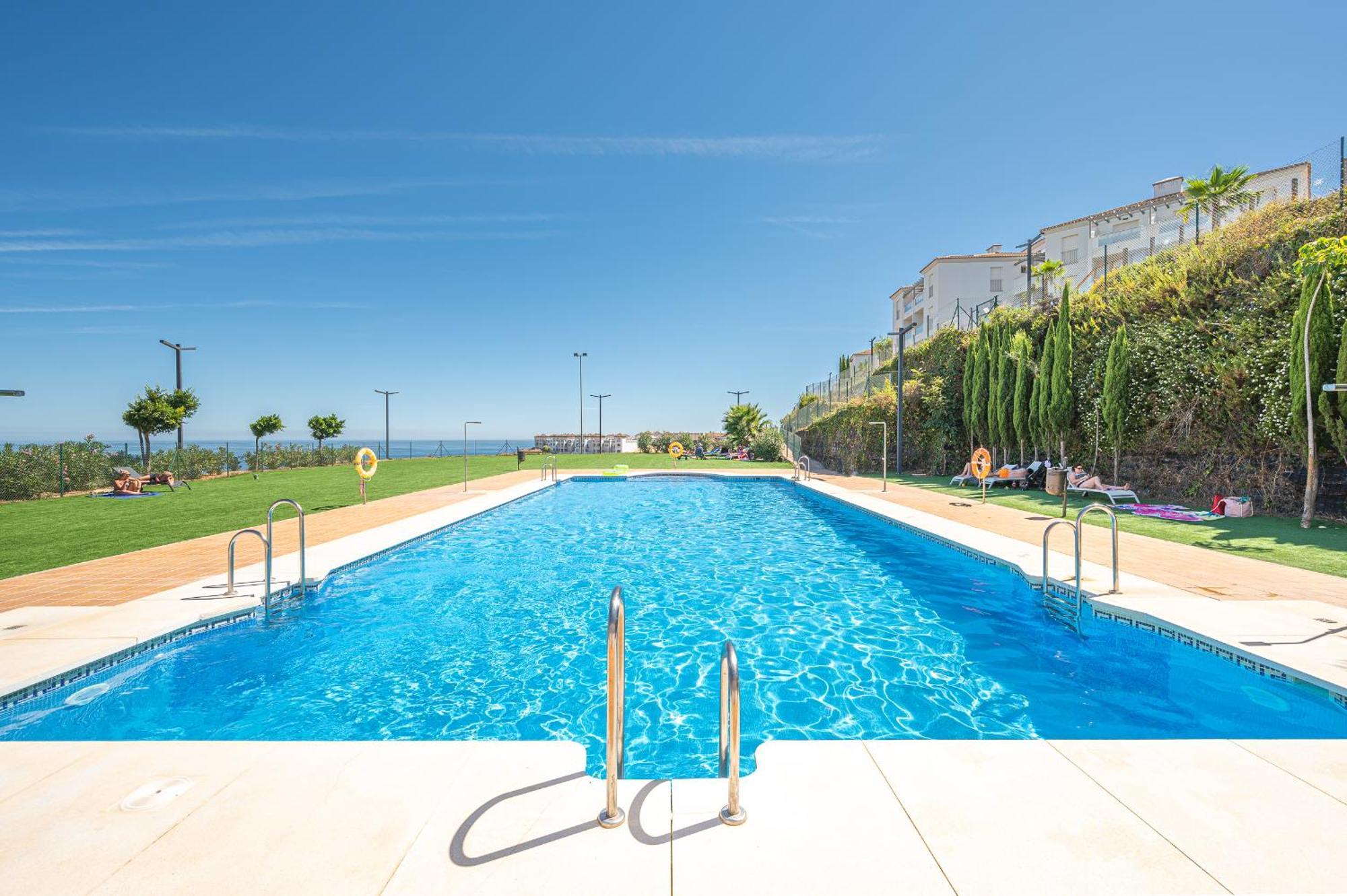 Apartamento Atico Familiar Vistas Al Mar Manilva Exterior foto