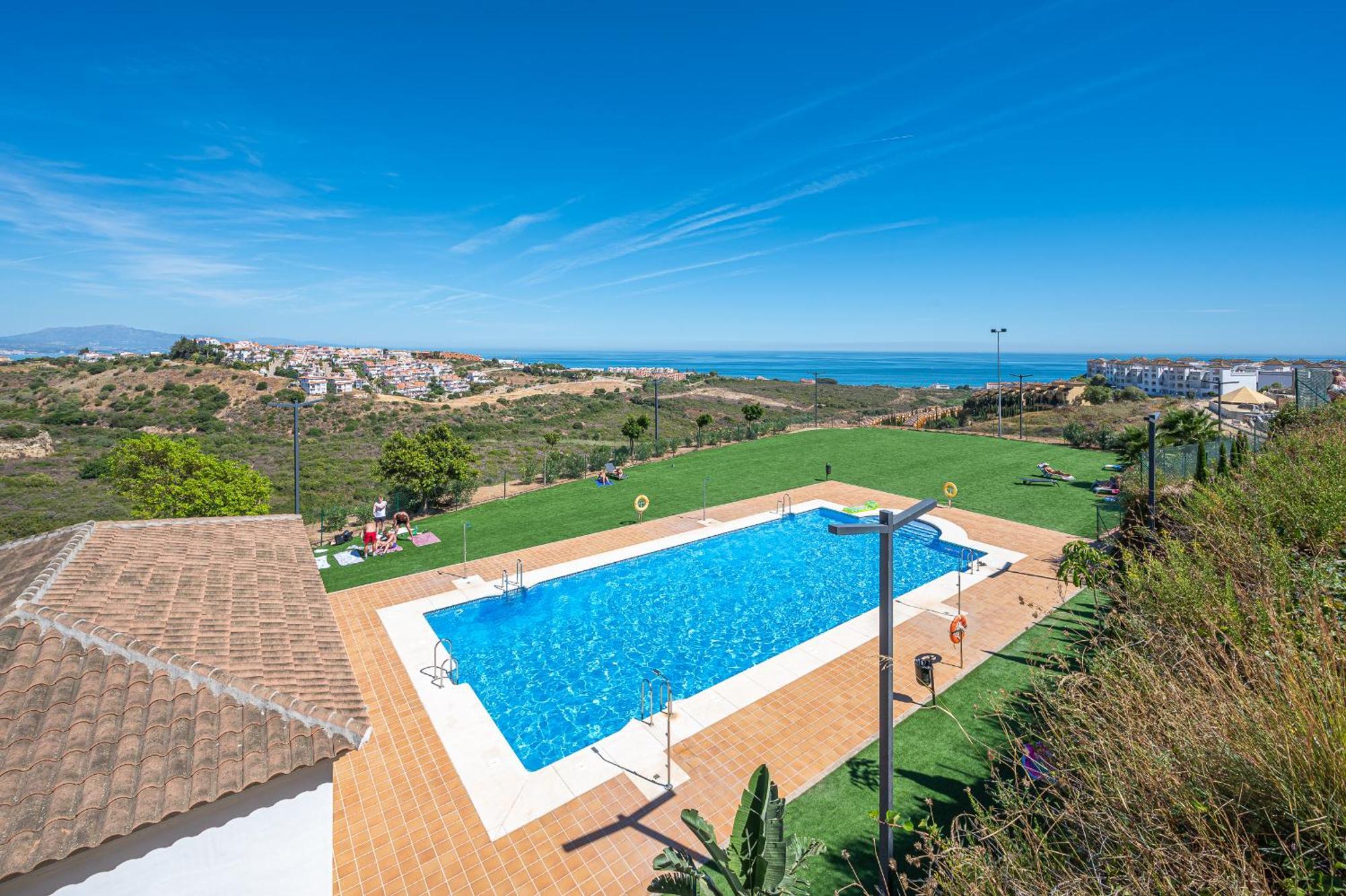 Apartamento Atico Familiar Vistas Al Mar Manilva Exterior foto